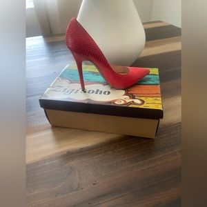 Simple cute red heels